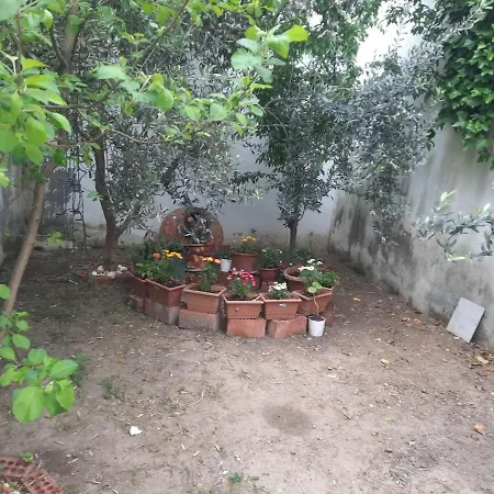 Annemotia - 2 Storey House With Garden In Greek Neighborhood Vakantiehuis