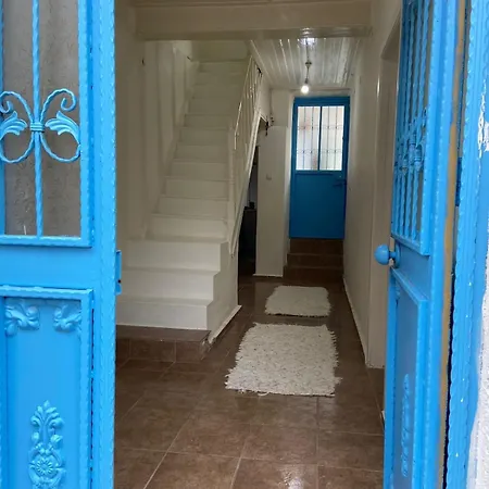 Vakantiehuis Annemotia - 2 Storey House With Garden In Greek Neighborhood