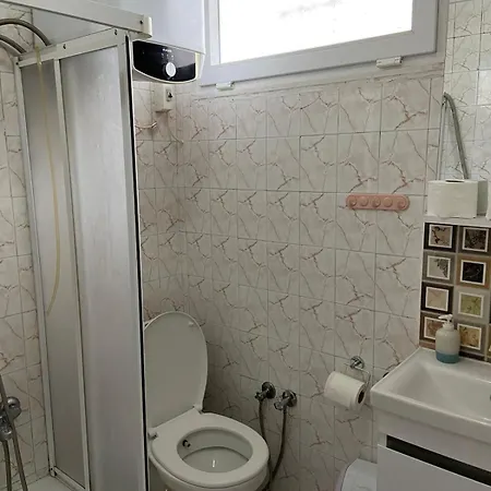 Vakantiehuis Annemotia - 2 Storey House With Garden In Greek Neighborhood