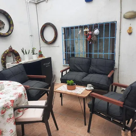 Annemotia - 2 Storey House With Garden In Greek Neighborhood Vakantiehuis Ayvalı